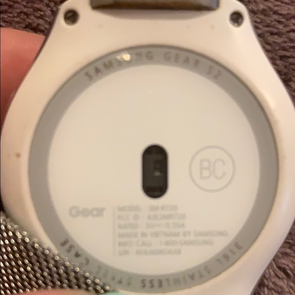 Samsung Galaxy Smart Watch with charger - Picture 4 of 4